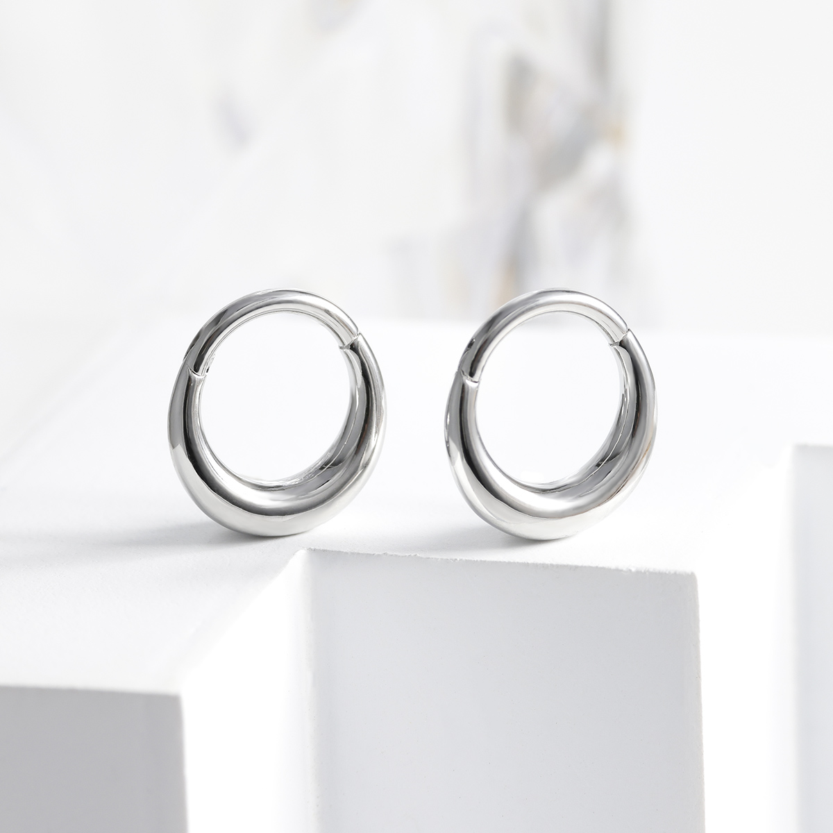 Stainless Steel Hinged Hoop No - Clicker Ring Seamless のレビューと価格