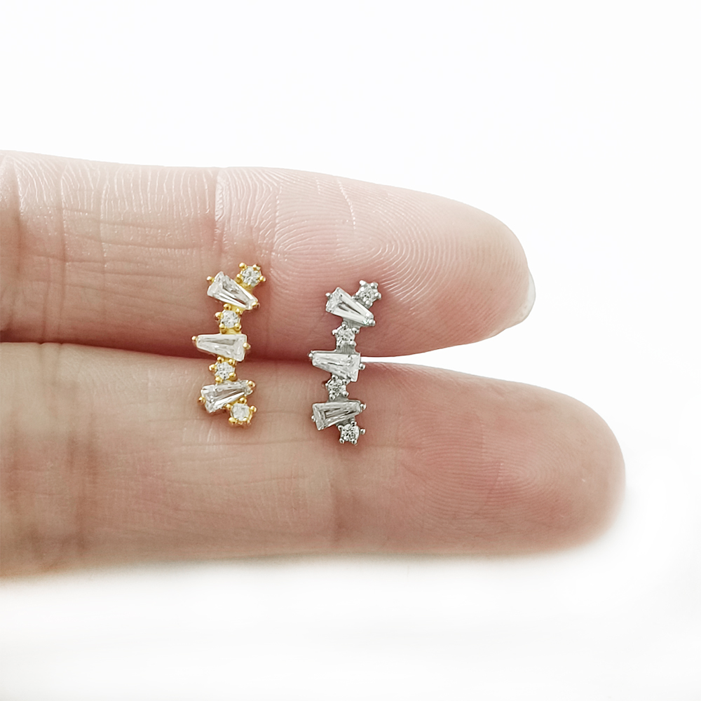 Internal Threaded Cubic Zircon - Tragus Flat Back のレビューと価格