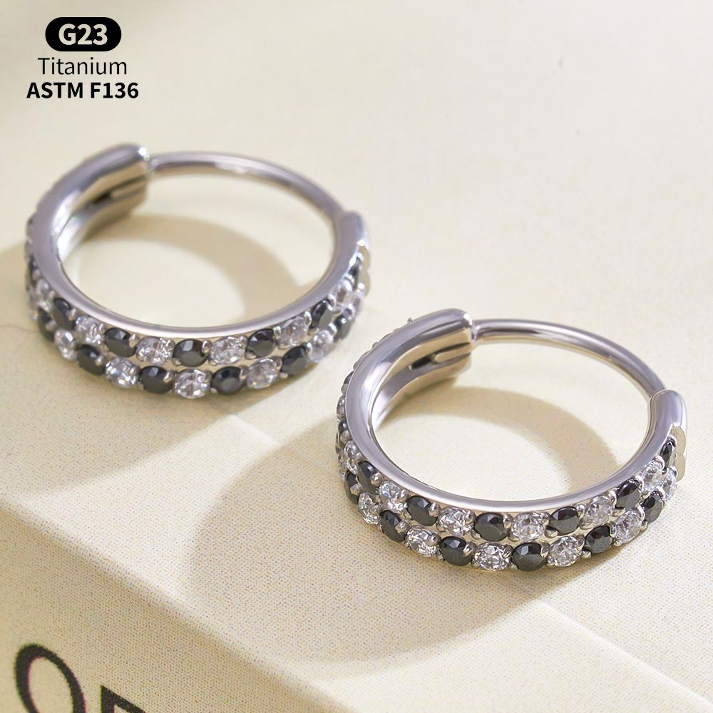 Titanium CZ Hinged Clicker Rin - Body Jewelry Vertical Labret のレビューと価格
